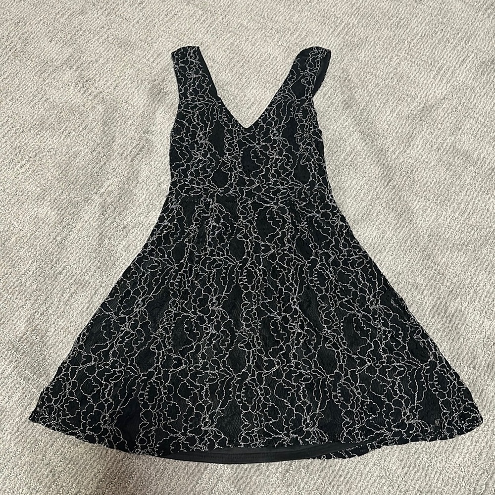 Nice formal black lace dress, perfect for formal events!